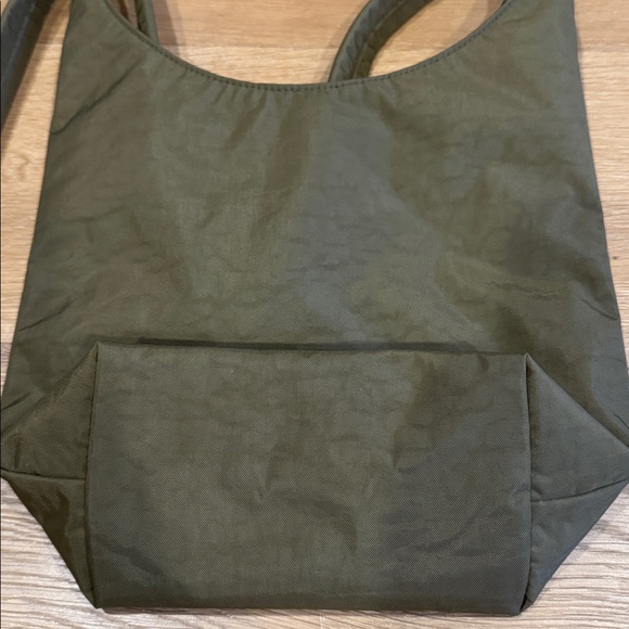 BAGGU Small Nylon Sling Bag - Picture 3 of 8
